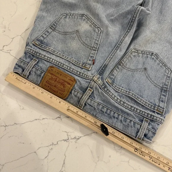 Vintage Levis 550 Jeans Mens 32 x 34 Relaxed Fit 90s Denim Tapered Leg